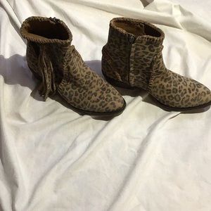Leopard booties with zipper